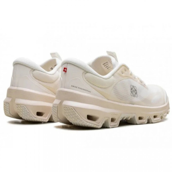 Кроссовки On Cloudventure 2 x LOEWE Eggshell