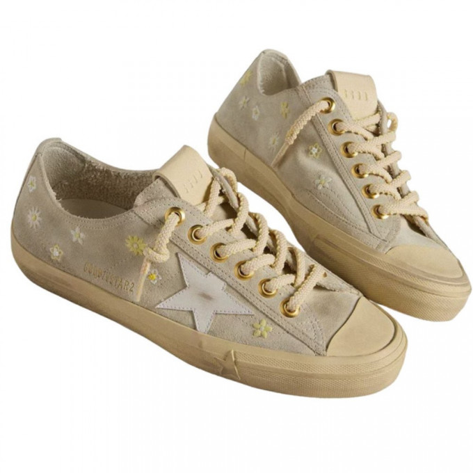 КЕДЫ  GOLDEN GOOSE V-Star in Ice-Gray Suede with White Star and Floral Embroidery