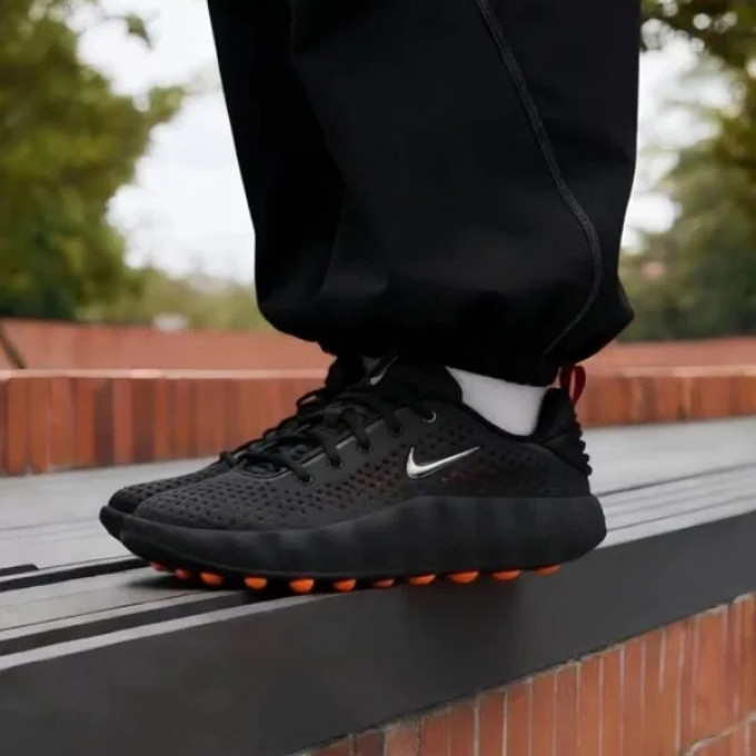 Кроссовки NIKE MIND 002 Black Hyper Crimson